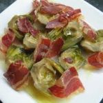 Alcachofas salteadas con jamón